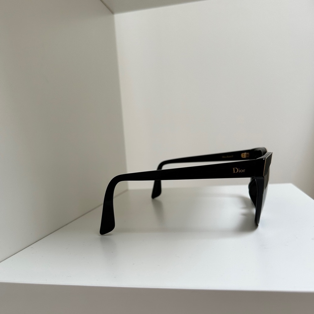 Like new Dior Sunglasses - Picture 5 of 10